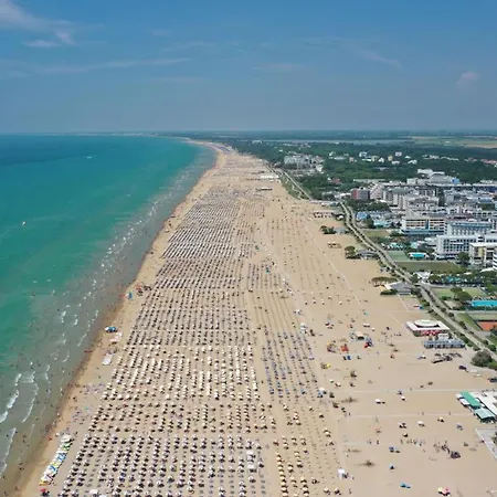 Modern In Pineda - Beahost Apartmán Bibione